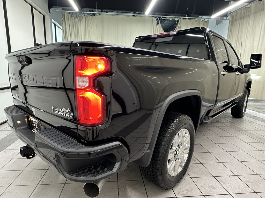 Used 2024 Chevrolet Silverado 2500 High Country AWD/4WD image 5