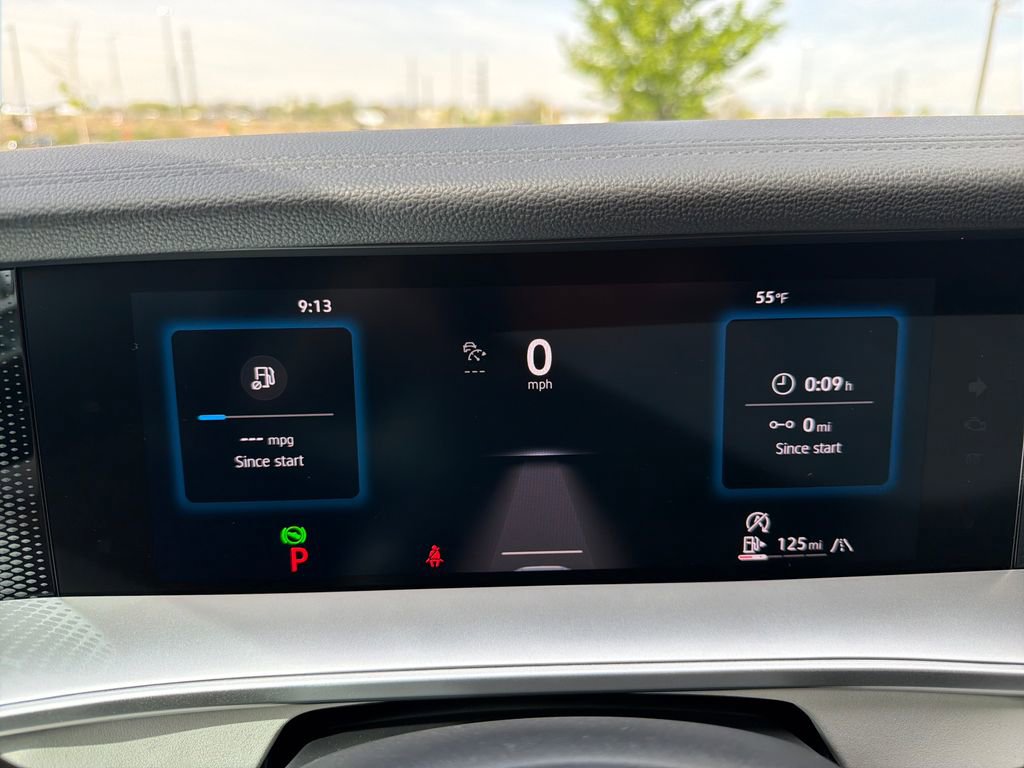 Certified 2025 Volkswagen Tiguan SE image 18