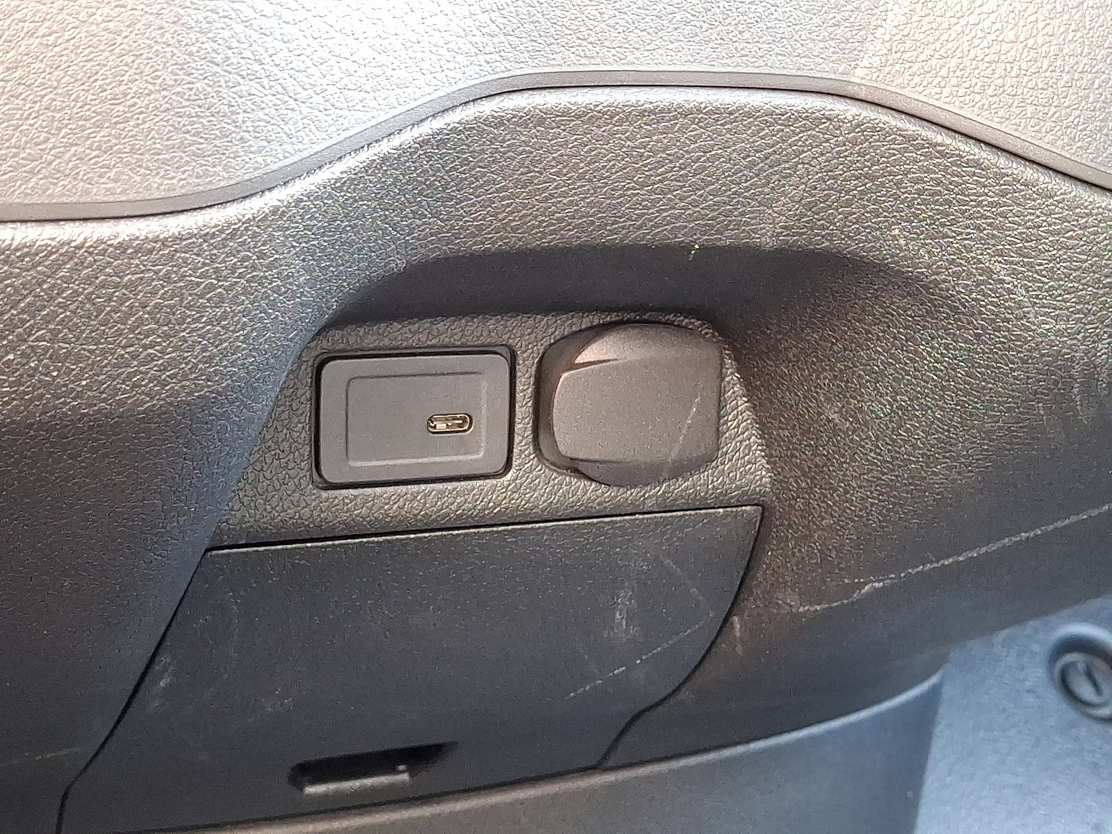 Used 2024 Mercedes-Benz Sprinter 2500 image 33