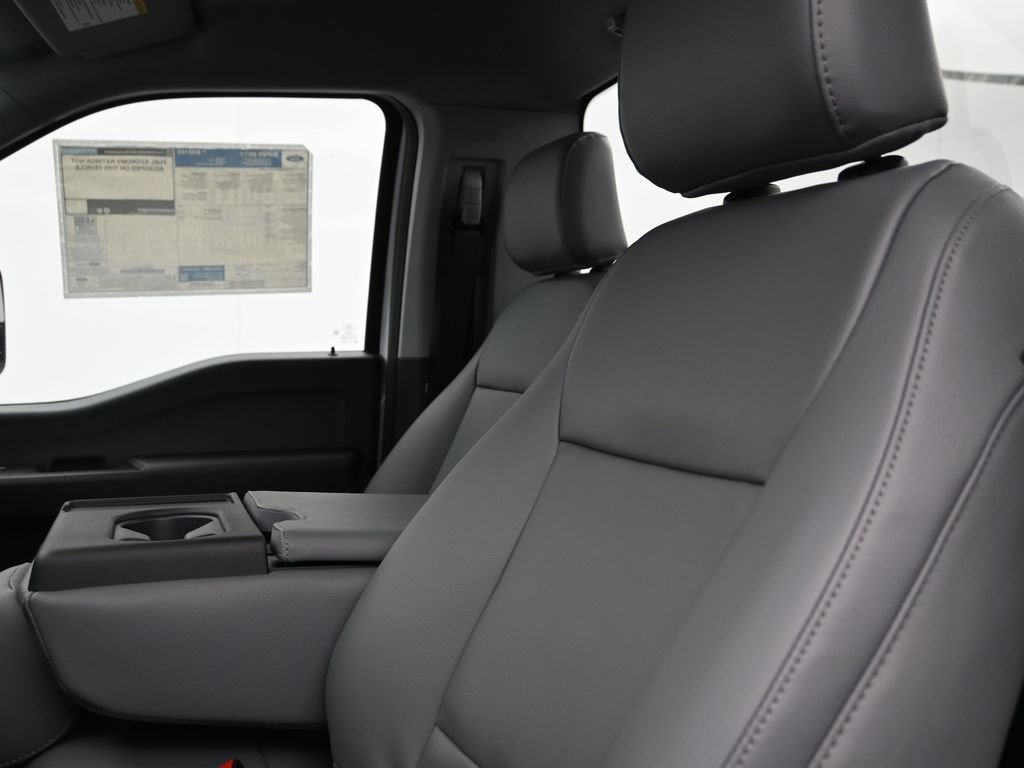 New 2026 Ford F550 4x4 Regular Cab Super Duty image 13