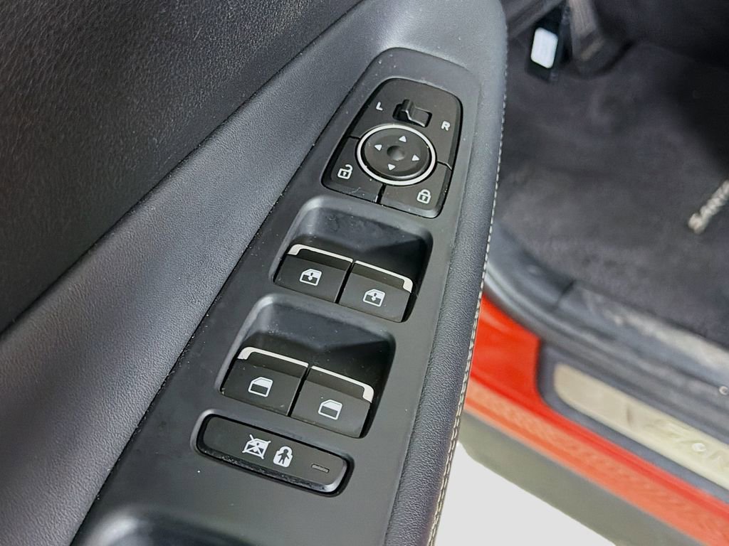 Used 2019 Hyundai Santa Fe FWD w/ Cargo Package image 21