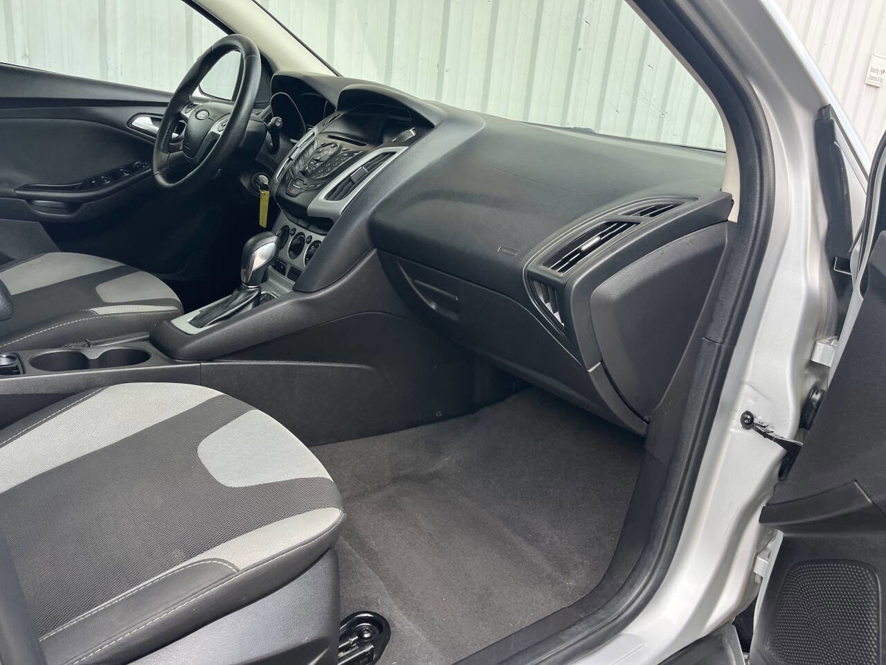 Used 2014 Ford Focus SE w/ SE Sport Package image 13