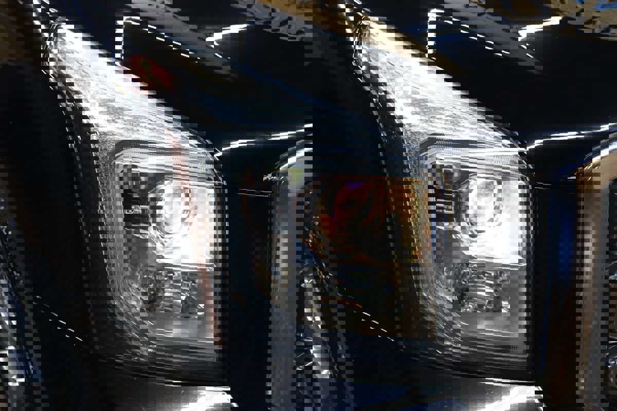 Used 2015 GMC Yukon SLT w/ HD Trailering Package image 12