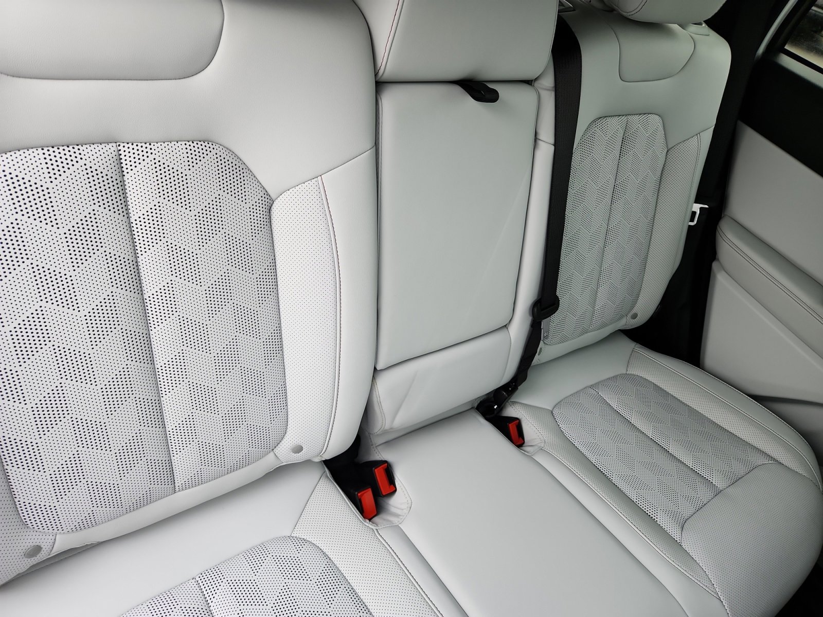 New 2026 Jeep Cherokee Limited image 18