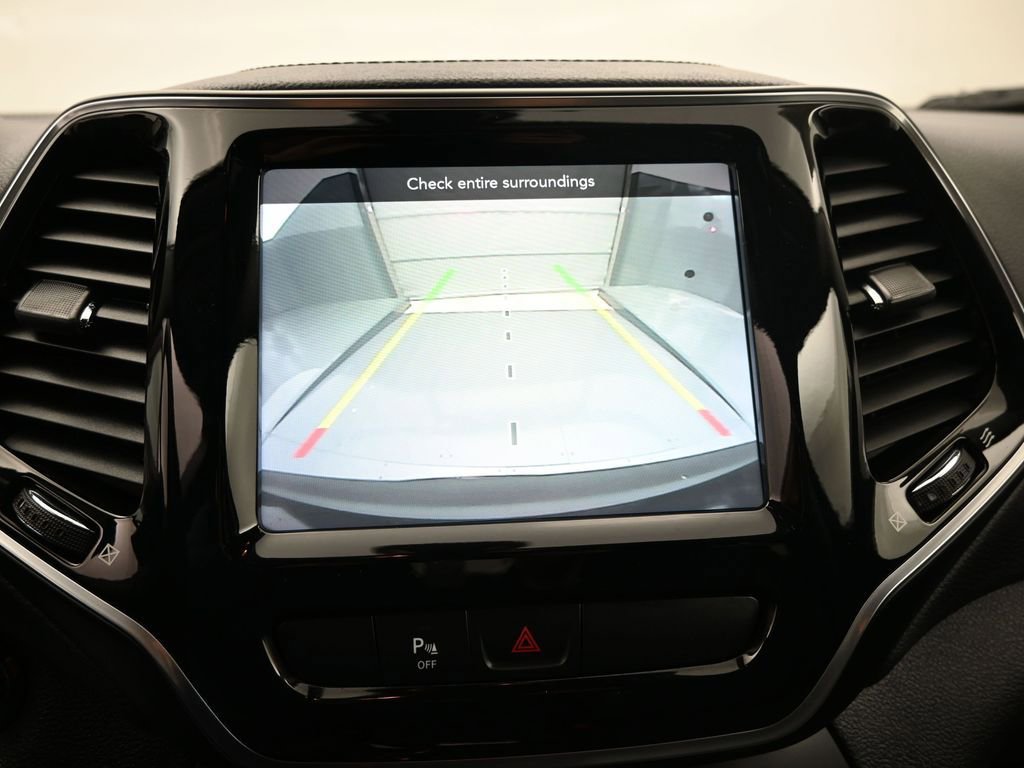 Used 2020 Jeep Cherokee Limited image 11