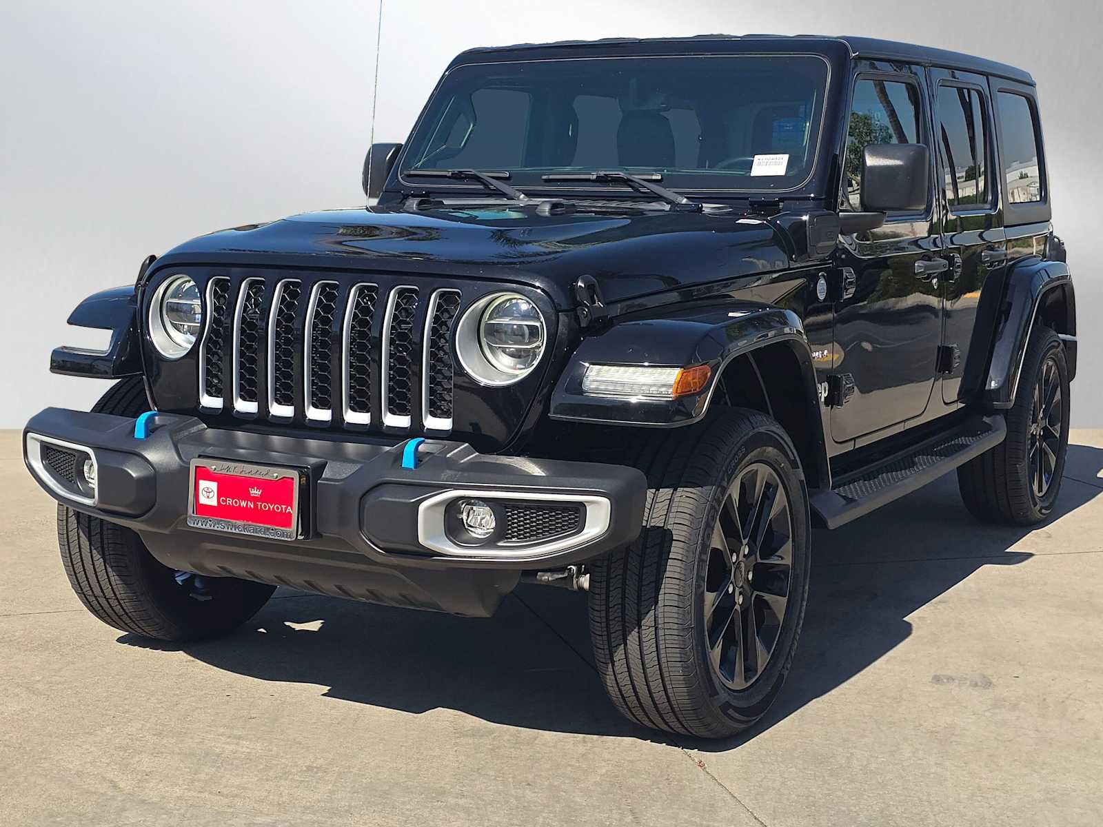 Used 2022 Jeep Wrangler Unlimited Sahara AWD/4WD image 7