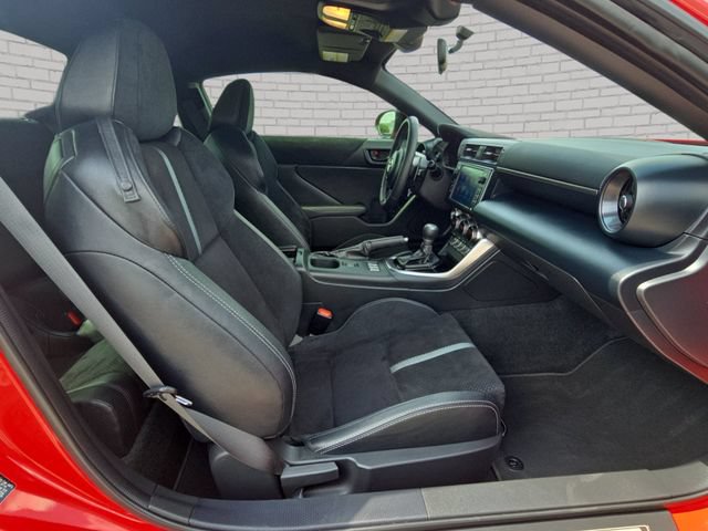 Used 2025 Toyota GR86 Premium RWD image 11