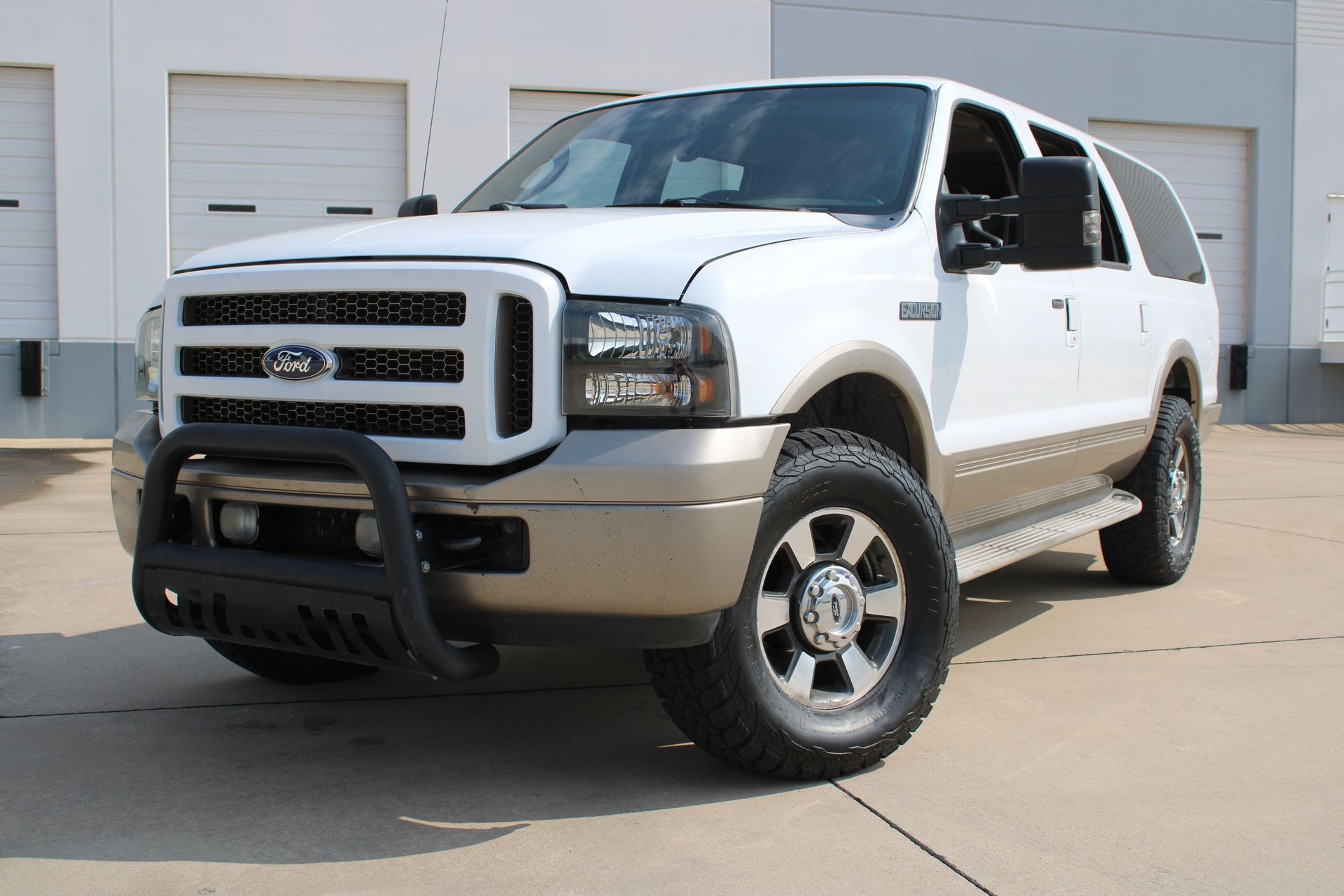 Used 2005 Ford Excursion Eddie Bauer RWD image 3