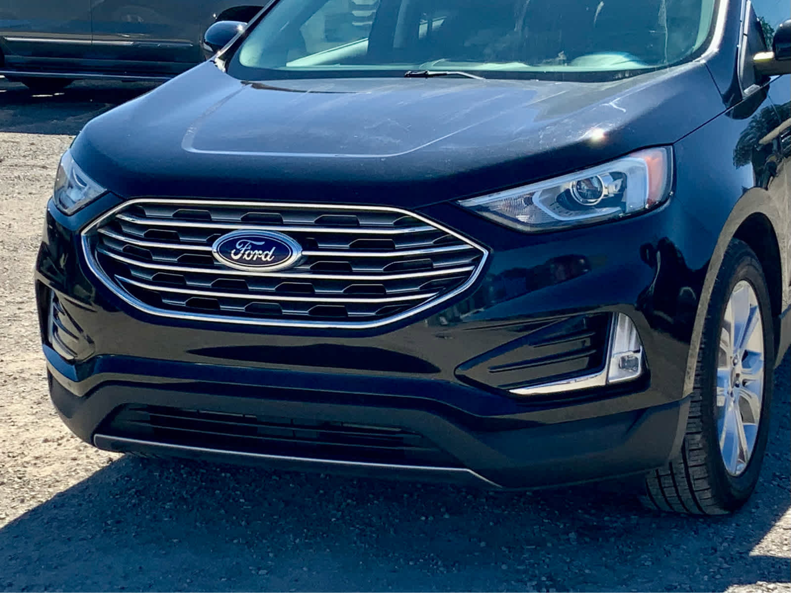 Used 2019 Ford Edge Titanium FWD image 8