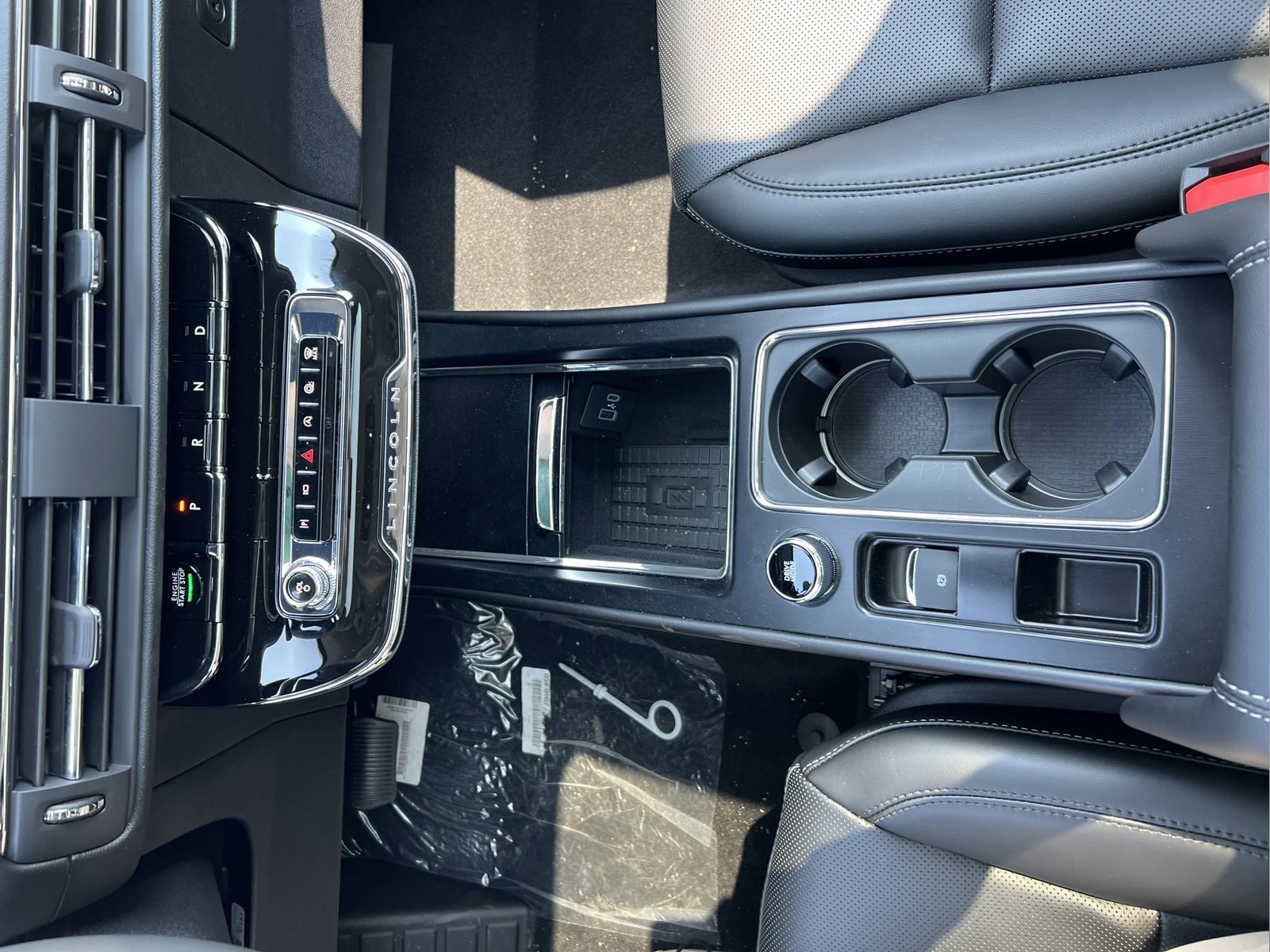 Used 2024 Lincoln Corsair AWD w/ Equipment Group 101A image 15