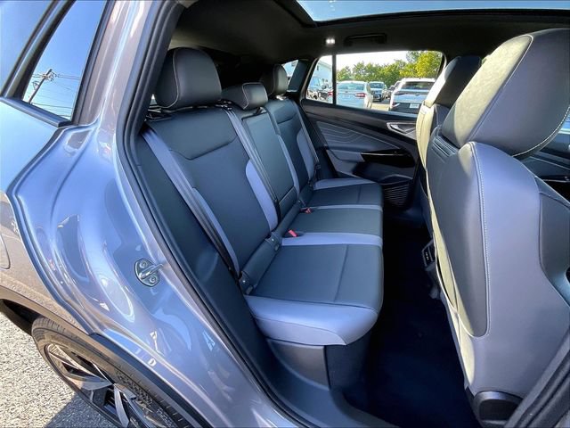 Used 2023 Volkswagen ID.4 Pro S AWD/4WD image 23
