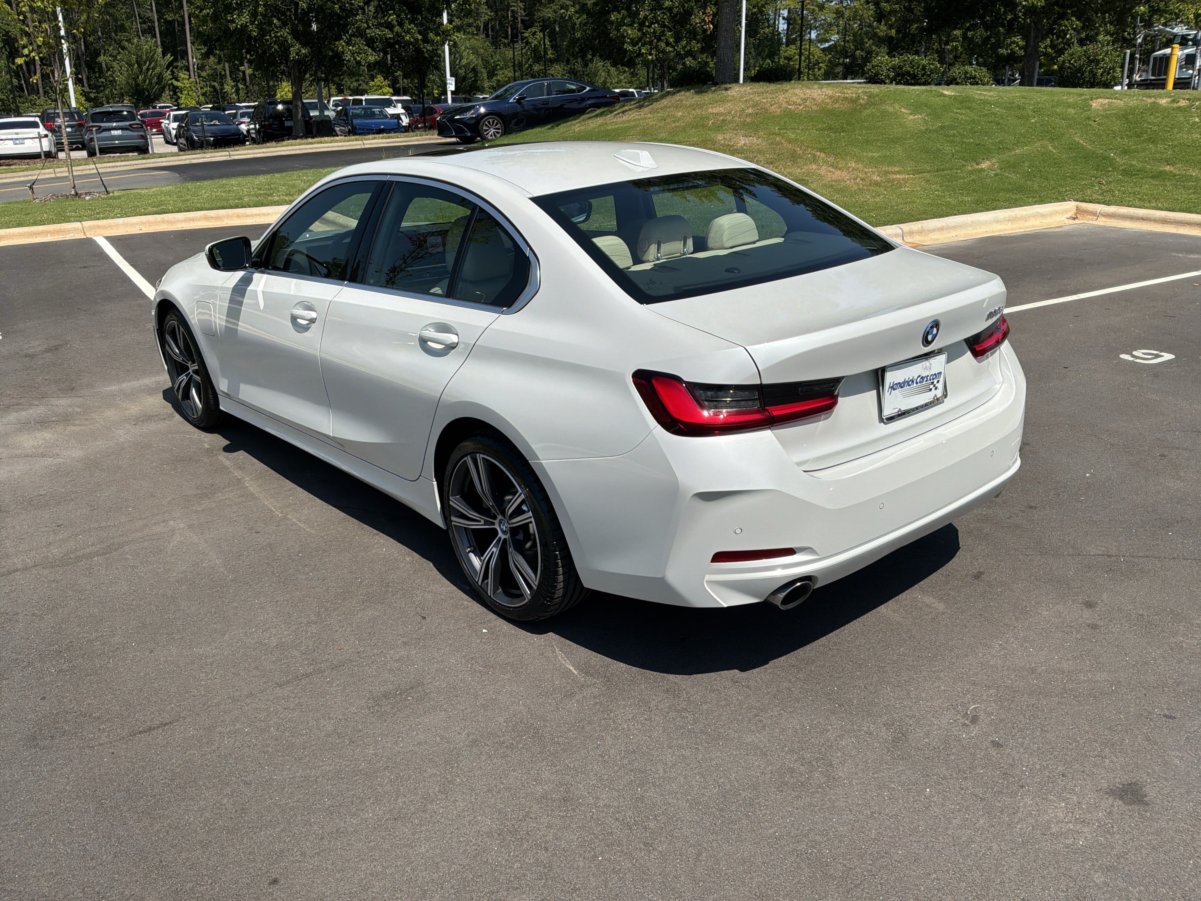 Used 2024 BMW 330e w/ Premium Package RWD image 8