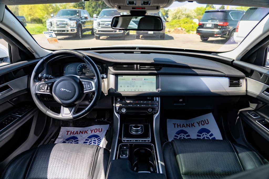 Used 2018 Jaguar XF Prestige image 17