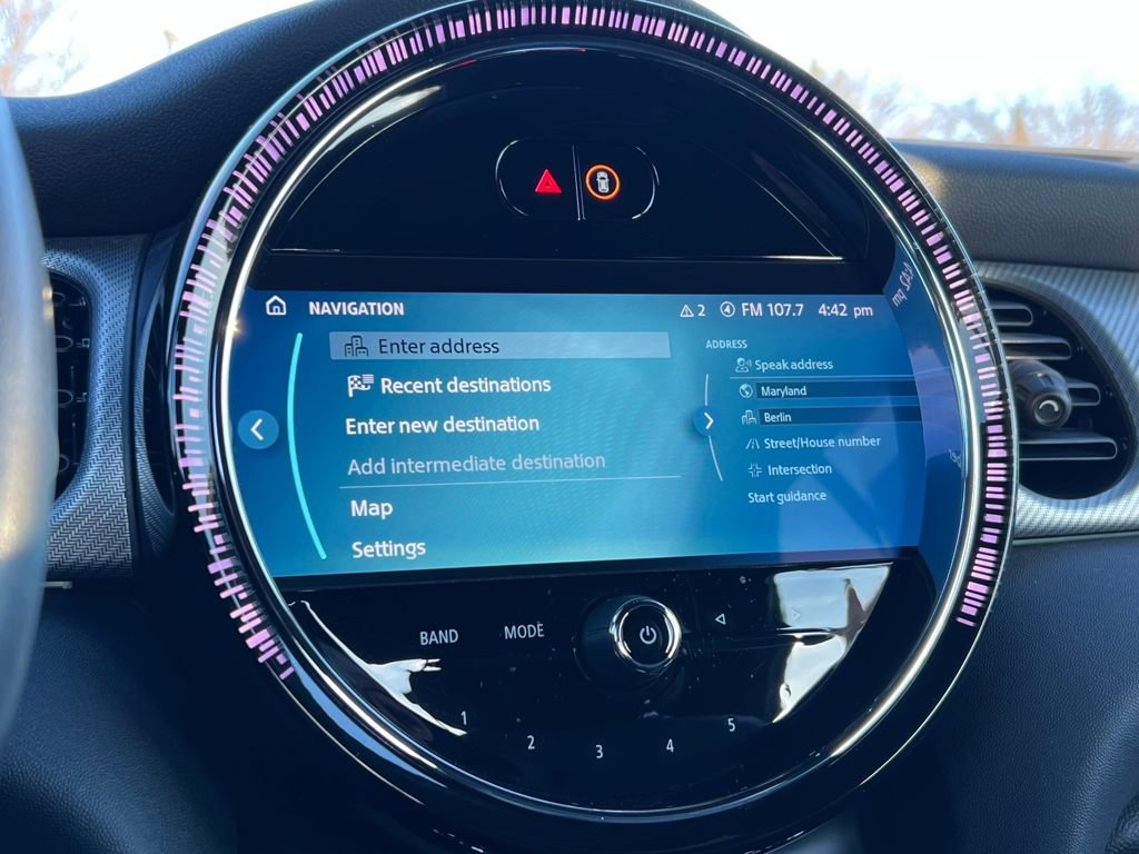 Used 2023 MINI Cooper Classic w/ Signature Upholstery Package image 22