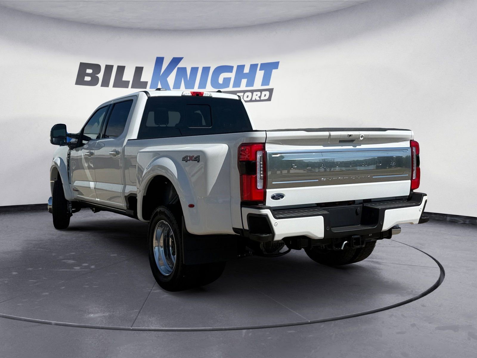 Used 2026 Ford F450 Platinum AWD/4WD image 3