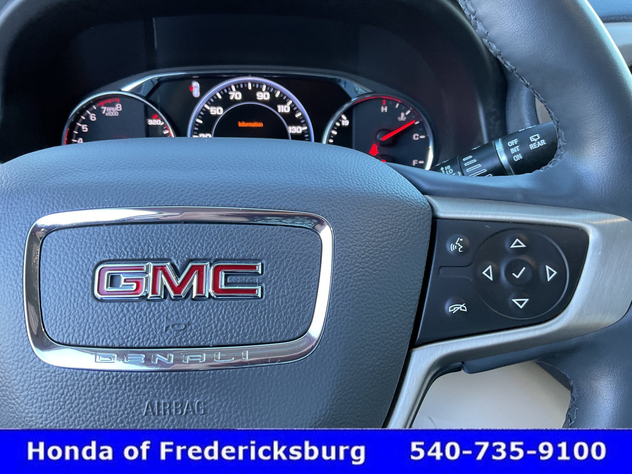 Used 2023 GMC Acadia Denali w/ Denali Ultimate Package FWD image 37