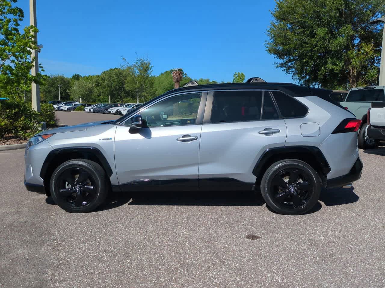 Used 2019 Toyota RAV4 XSE AWD/4WD image 3