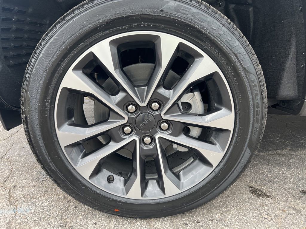 New 2025 Jeep Grand Cherokee L Overland w/ Luxury Tech Group IV image 11