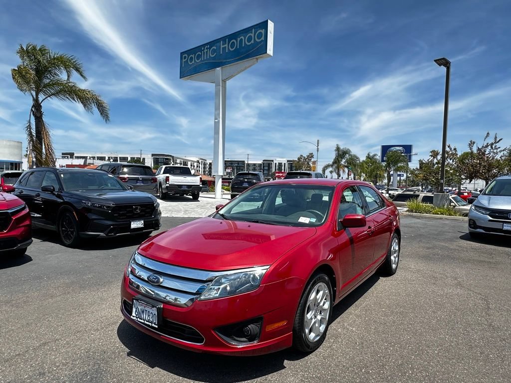 Used 2010 Ford Fusion SE FWD image 2
