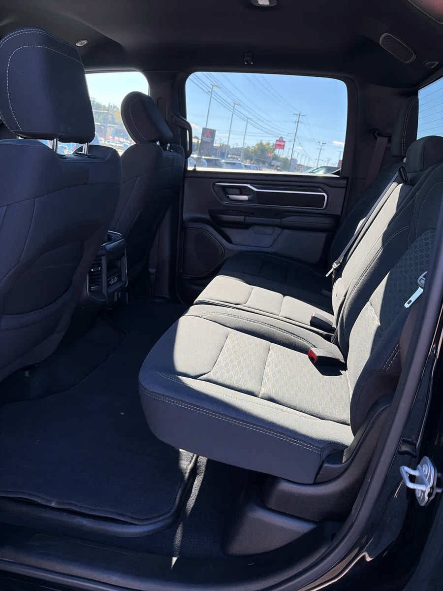 Used 2025 RAM 1500 Big Horn AWD/4WD image 27