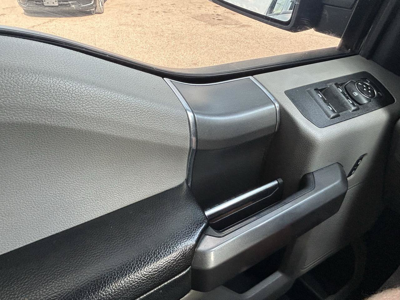 Used 2019 Ford F150 XLT w/ Equipment Group 302A Luxury AWD/4WD image 27