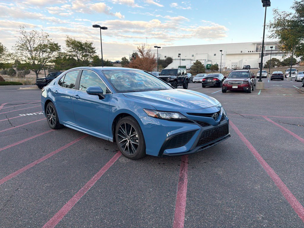 Used 2024 Toyota Camry SE FWD image 4