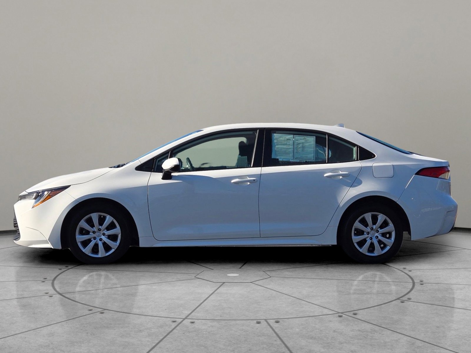 Used 2024 Toyota Corolla LE image 7