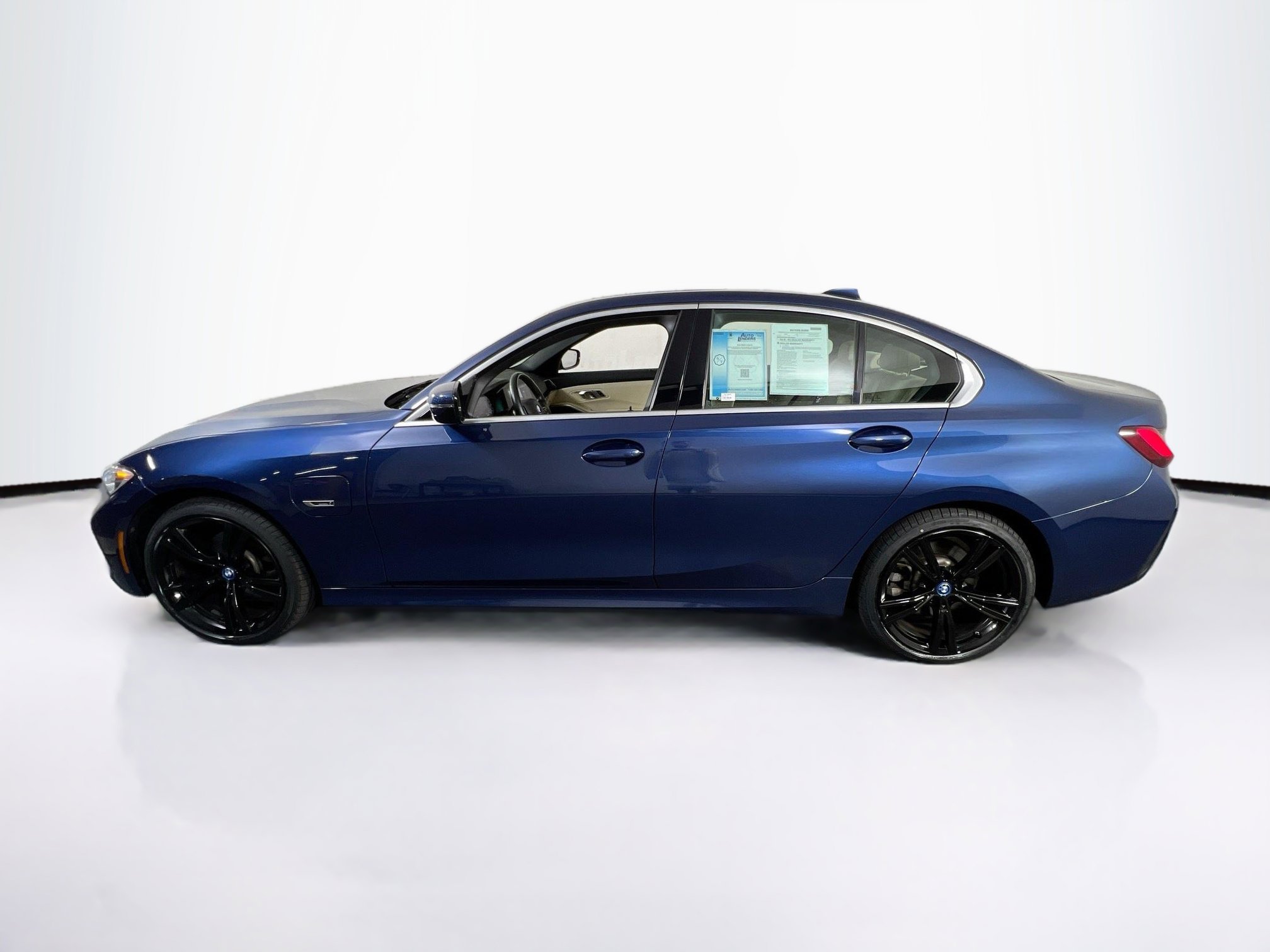 Used 2022 BMW 330e xDrive w/ Driving Assistance Package image 8