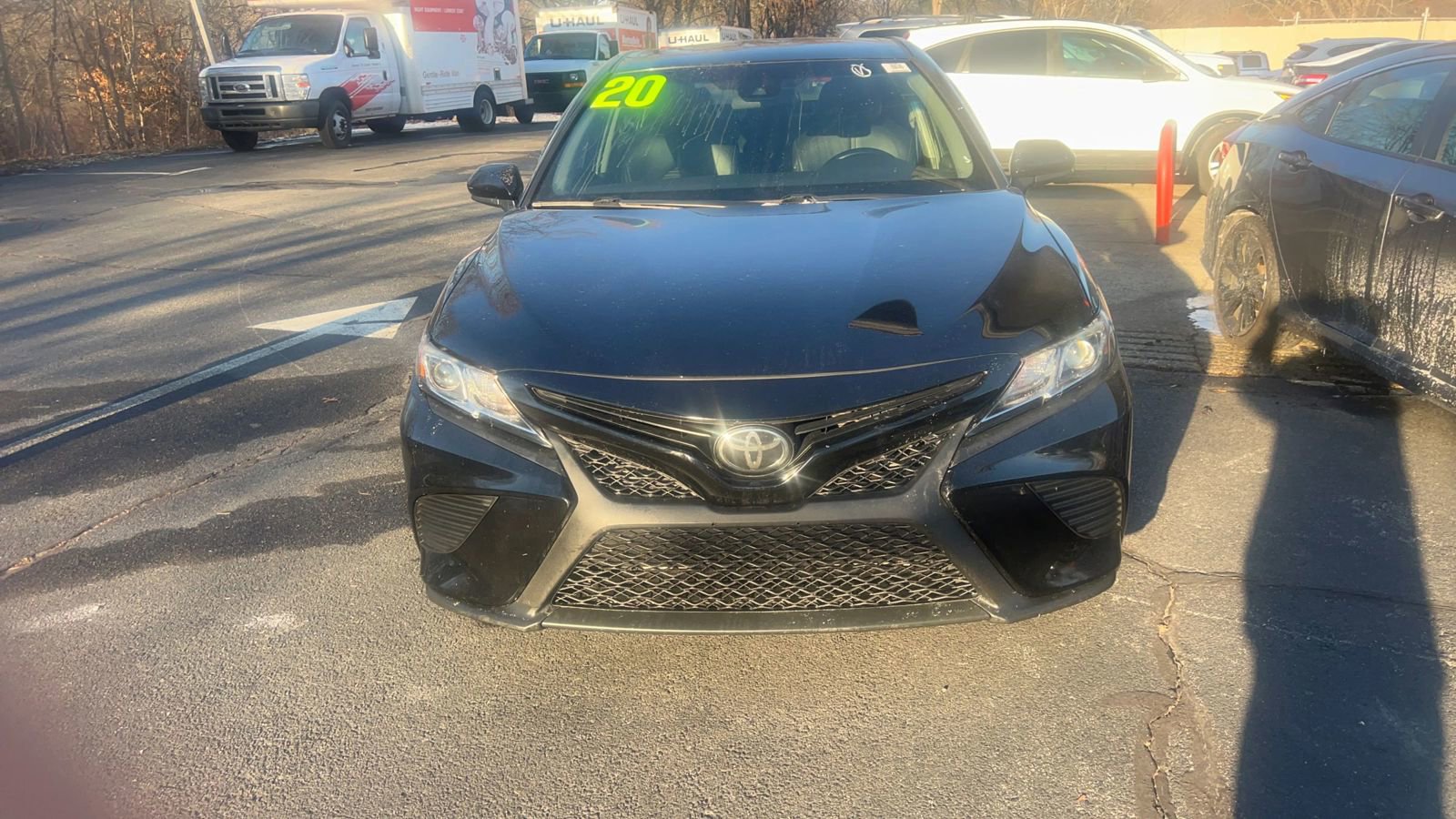 Used 2019 Toyota Camry L image 1