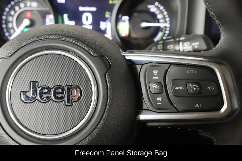 Used 2025 Jeep Wrangler Unlimited Sahara AWD/4WD image 10