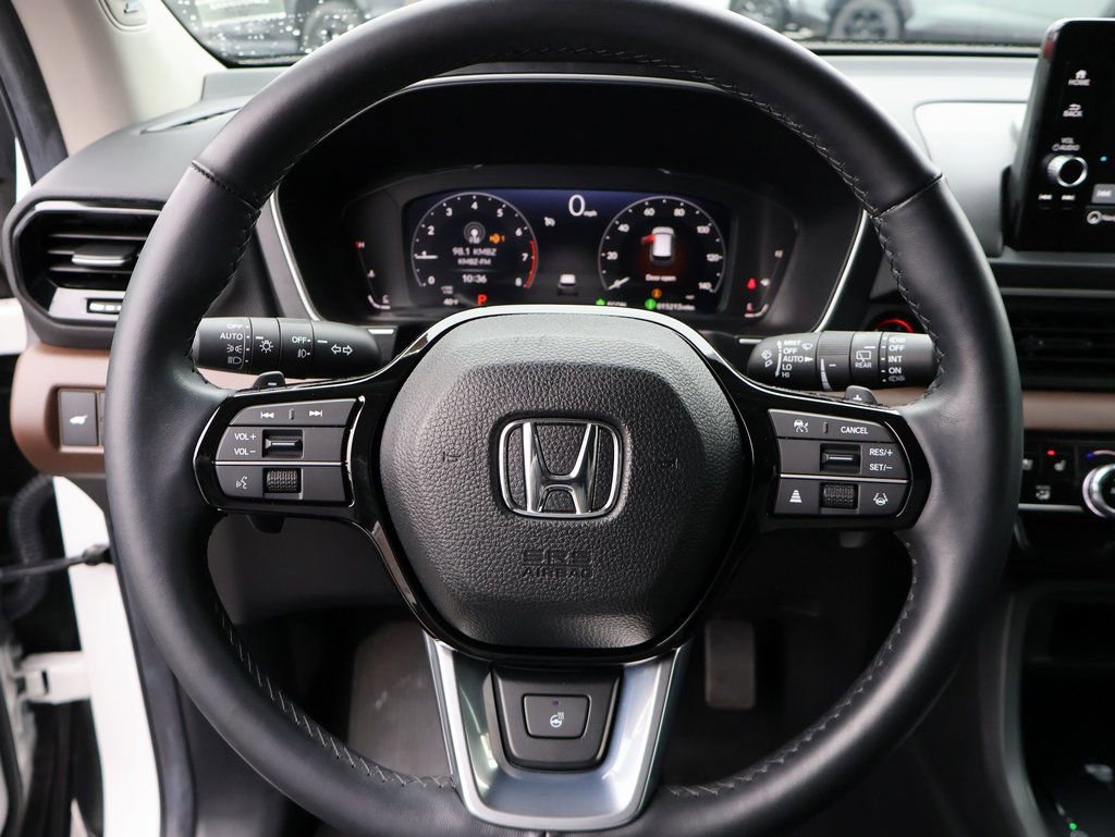 Certified 2025 Honda Pilot Elite image 31