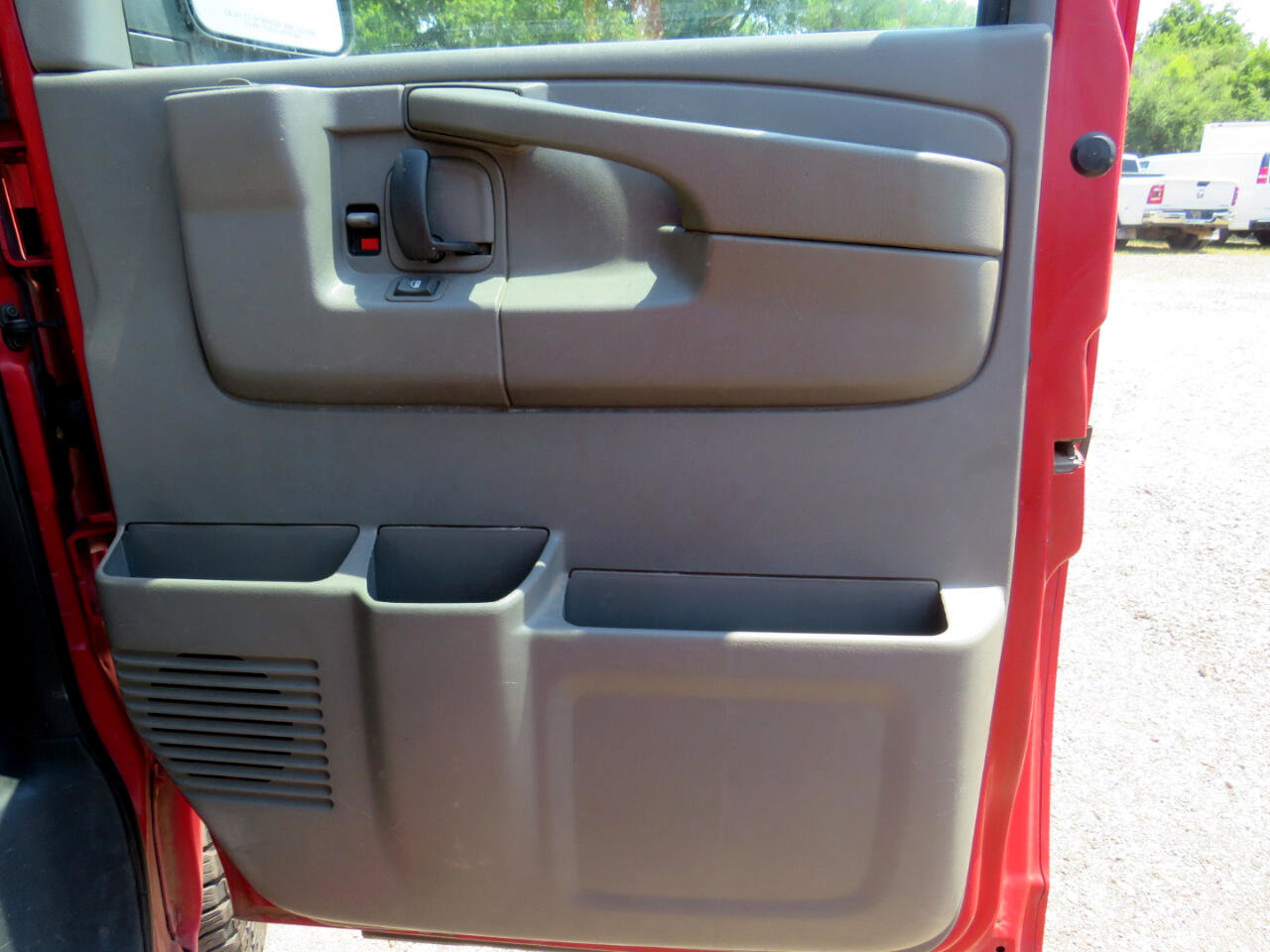 Used 2003 Chevrolet Express 2500 Passenger w/ LS Preferred Equipment Group image 27