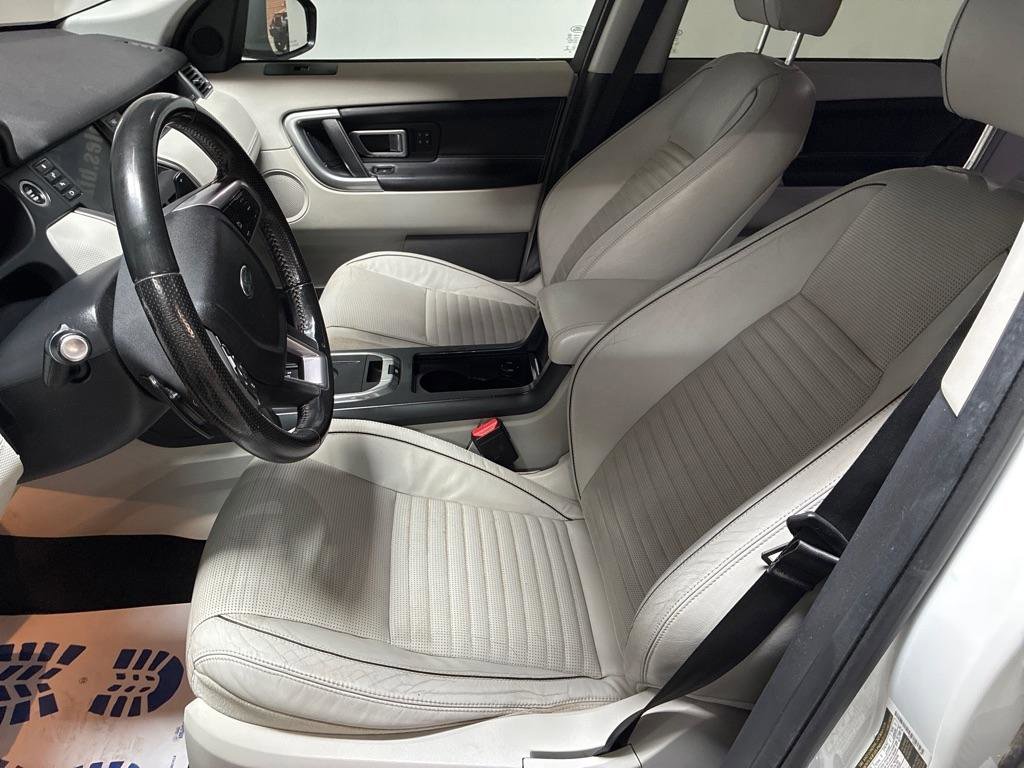 Used 2017 Land Rover Discovery Sport HSE image 15
