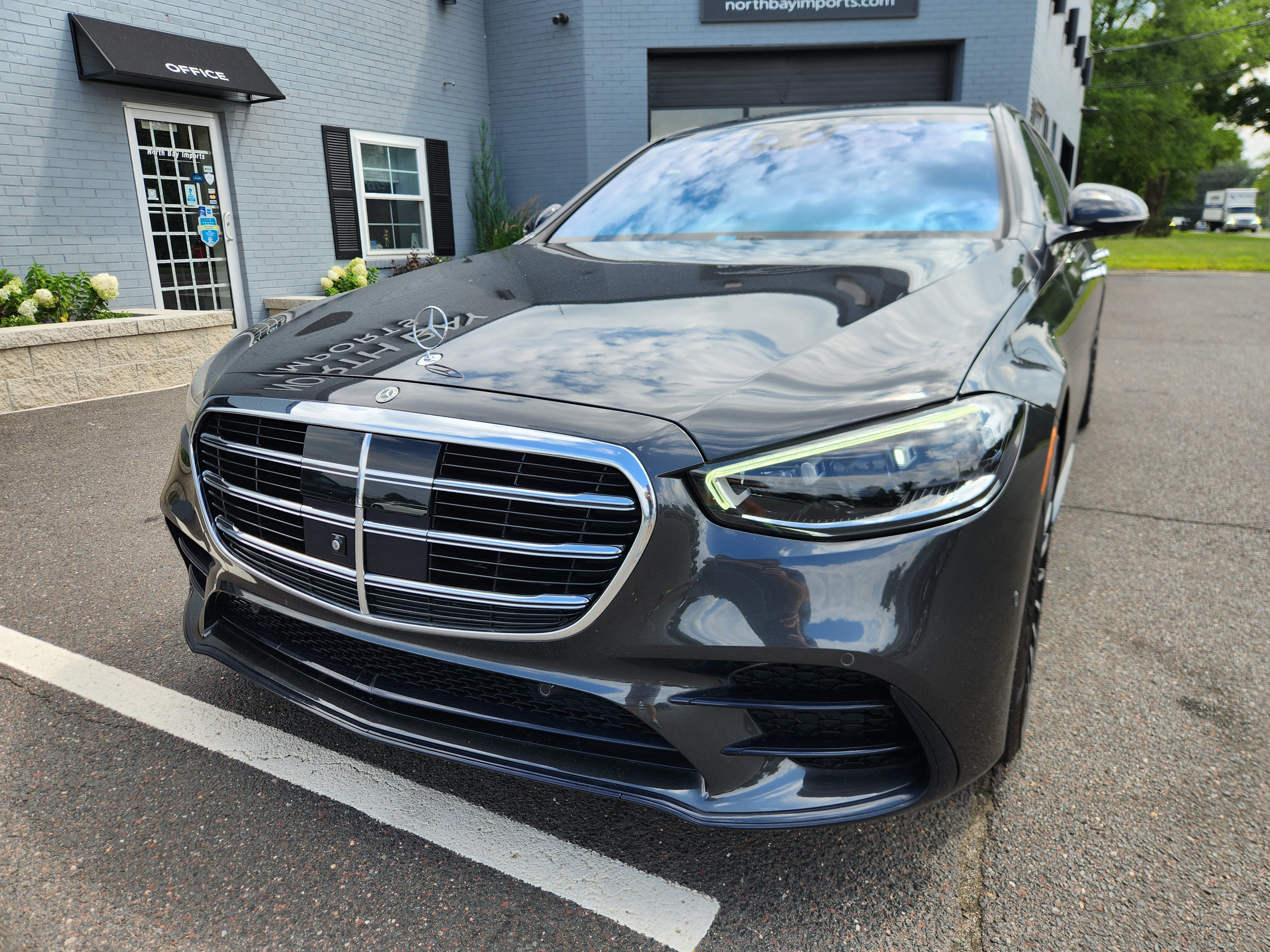 Used 2021 Mercedes-Benz S 580 4MATIC Sedan w/ AMG Line image 11
