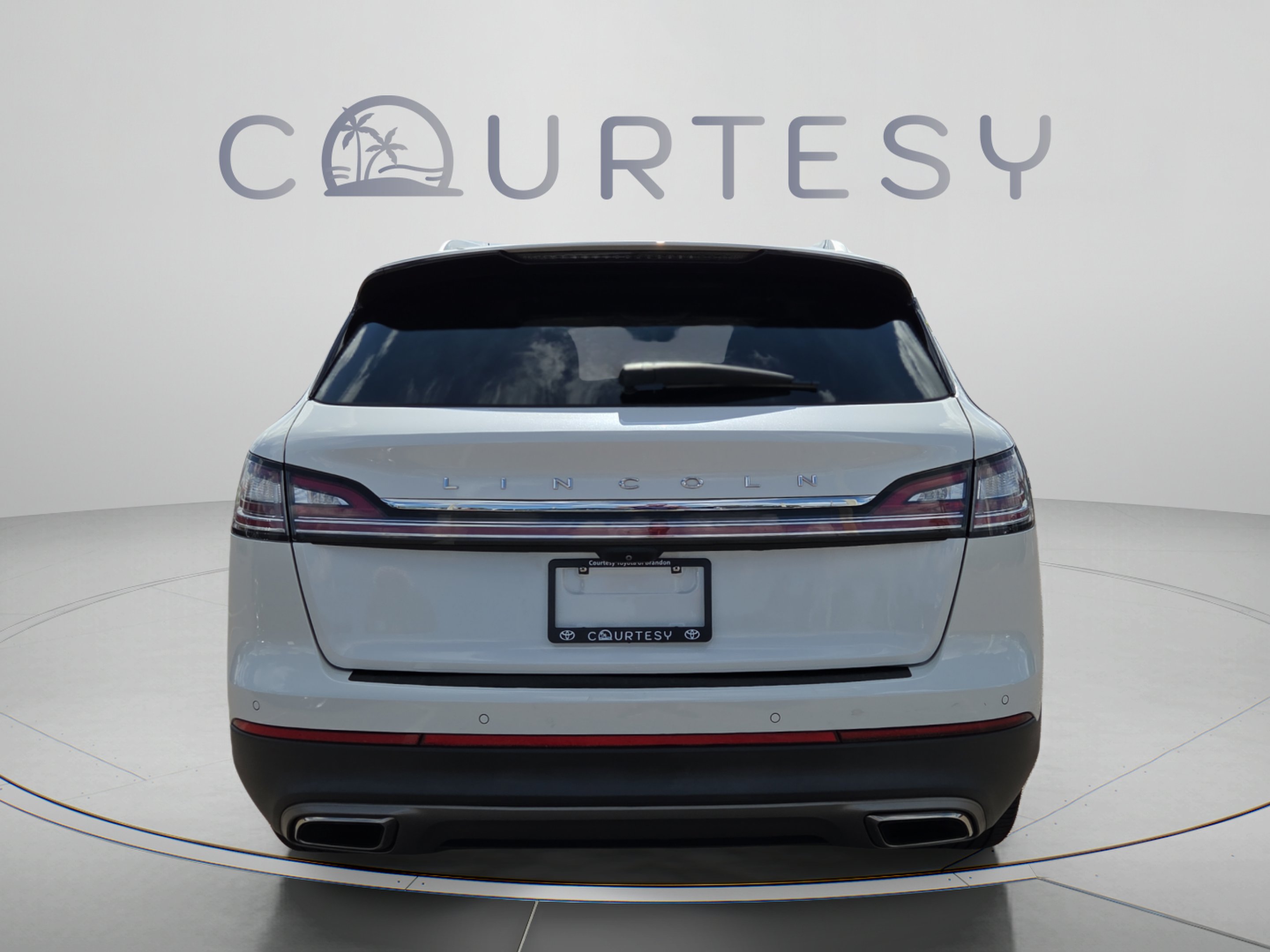 Used 2021 Lincoln Nautilus Reserve w/ Cargo Utility Package AWD/4WD image 4