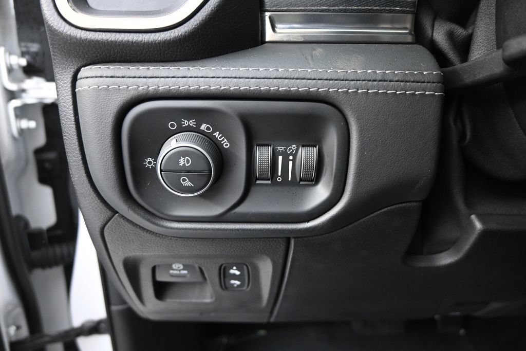 Used 2019 RAM 1500 Limited AWD/4WD image 24