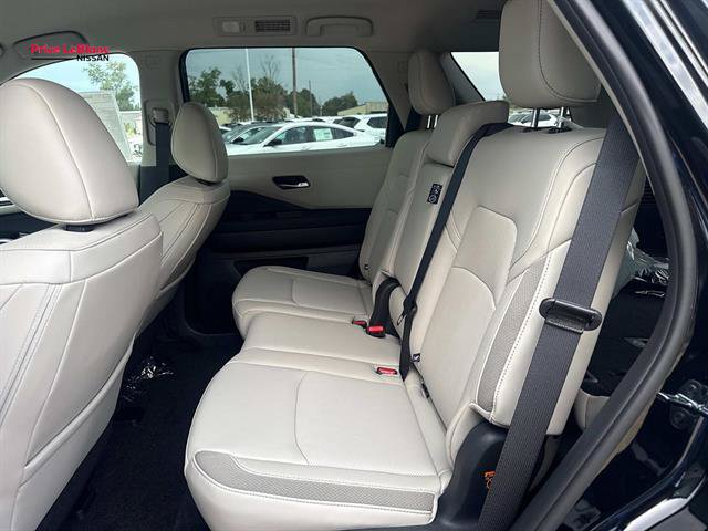 New 2026 Nissan Pathfinder SL FWD image 8