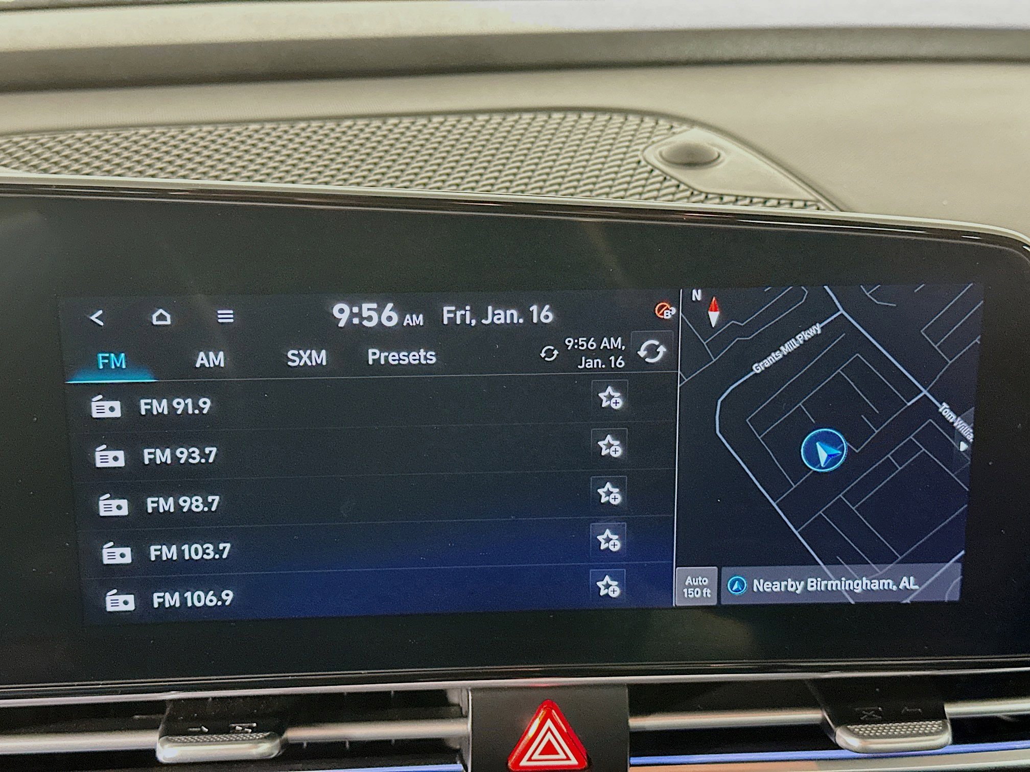 Used 2025 Hyundai Elantra SEL image 21