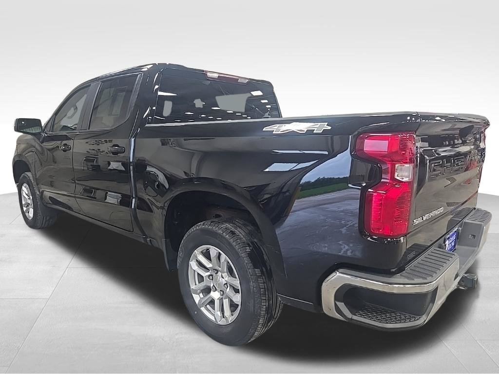 Used 2023 Chevrolet Silverado 1500 LT AWD/4WD image 4