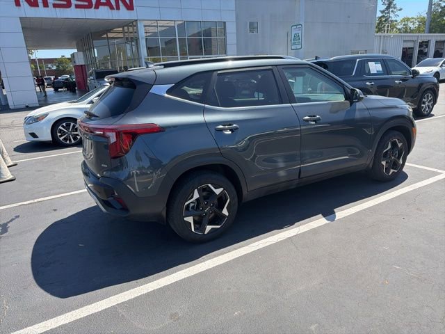 Used 2024 Kia Seltos EX image 16