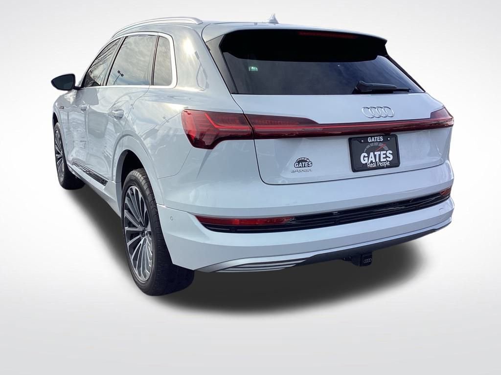 Used 2019 Audi e-tron Prestige w/ Prestige Package image 8