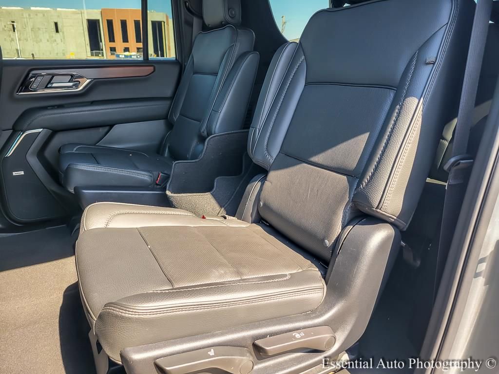 Used 2025 GMC Yukon XL Denali AWD/4WD image 11