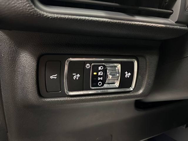 Used 2025 Lincoln Corsair Reserve w/ Equipment Group 202A FWD image 40