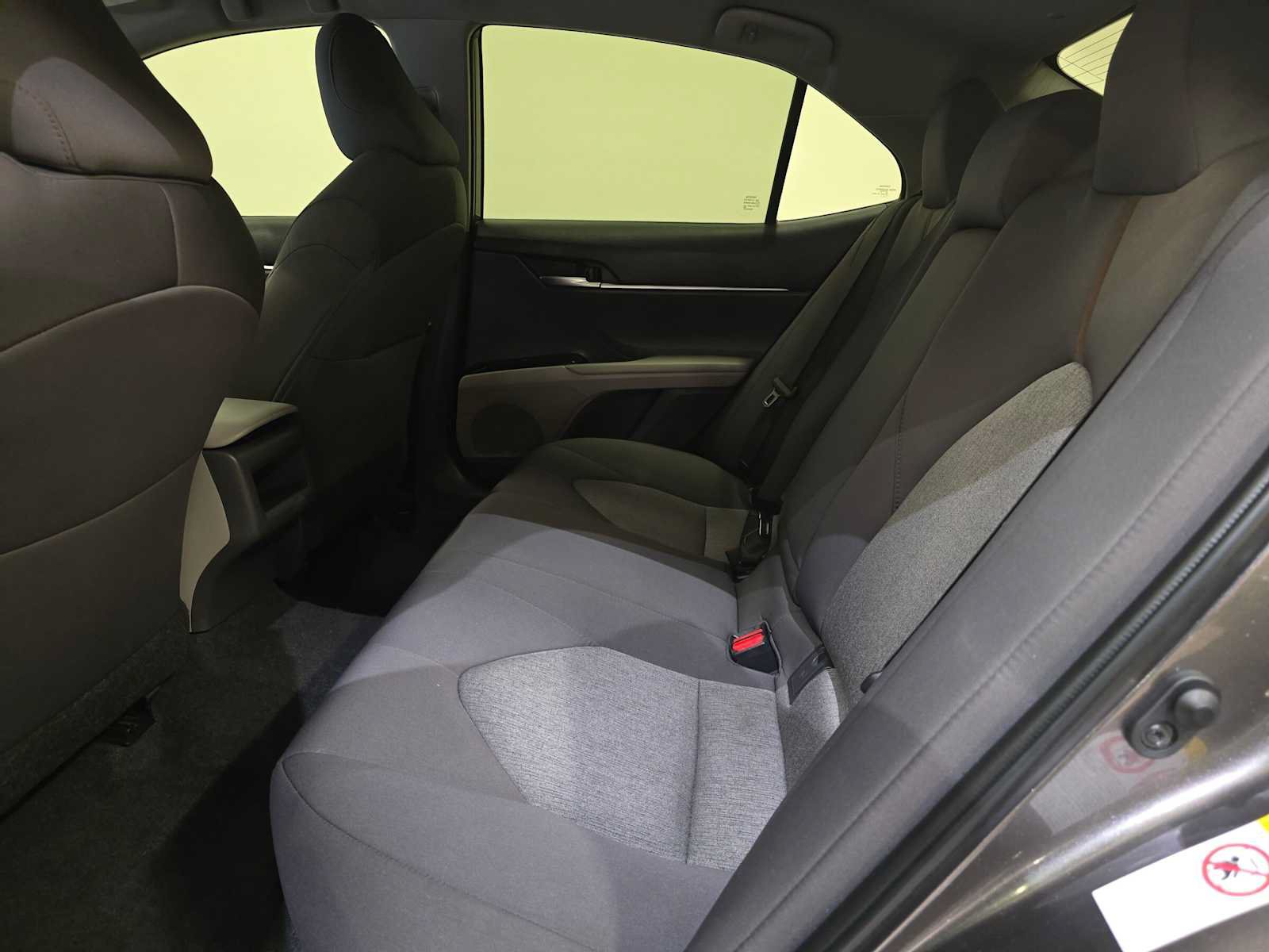 Used 2018 Toyota Camry LE FWD image 22