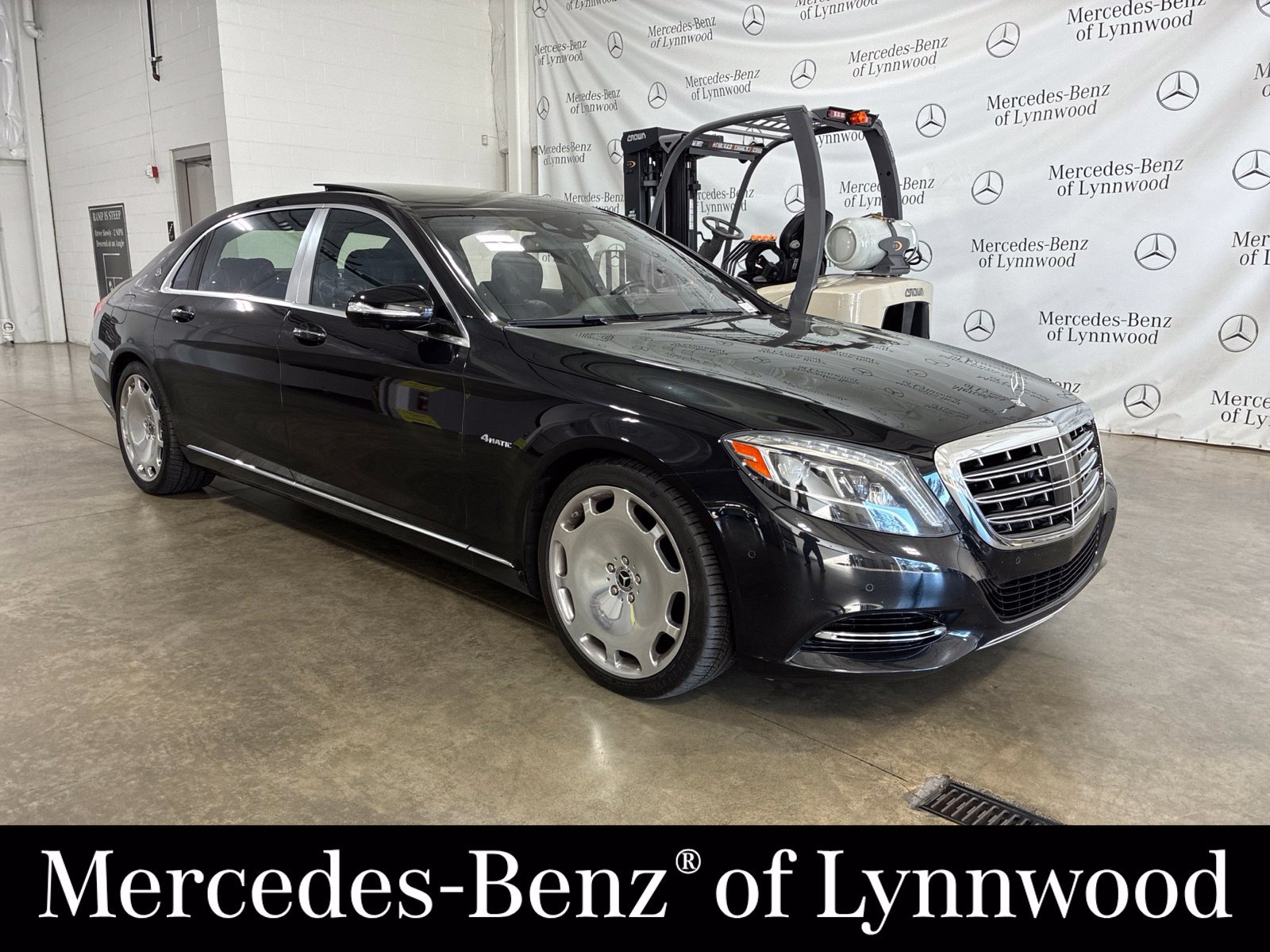 Used 2017 Mercedes-Benz Maybach S 550 4MATIC image 1