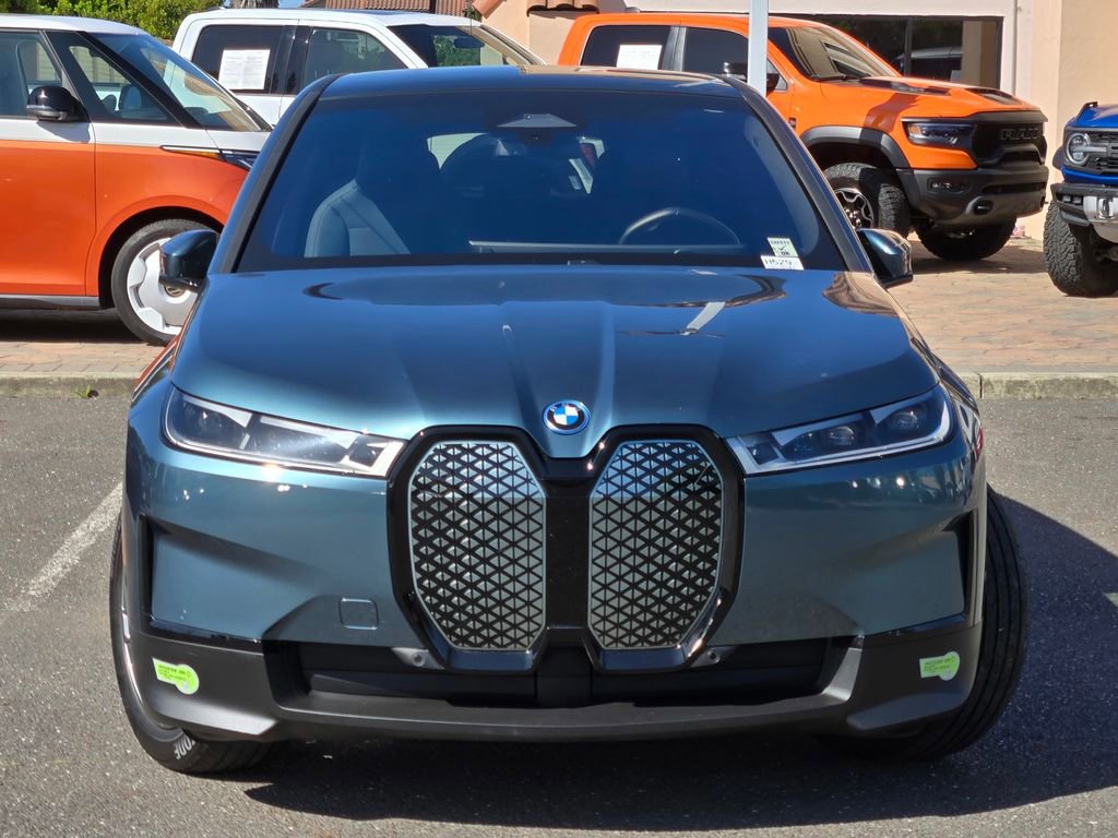Used 2023 BMW iX xDrive50 image 3