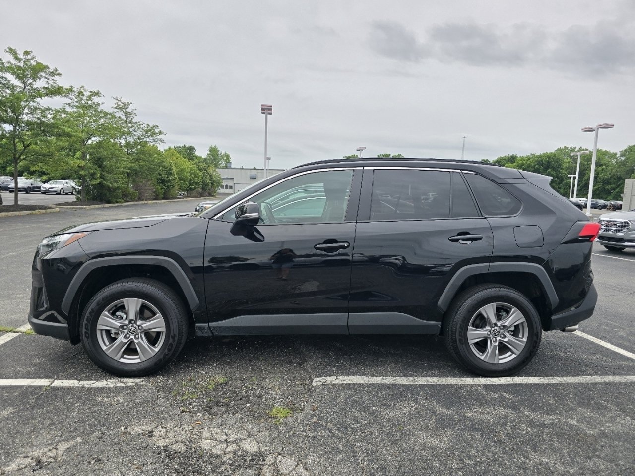 Certified 2025 Toyota RAV4 XLE w/ Convenience Package AWD/4WD image 4
