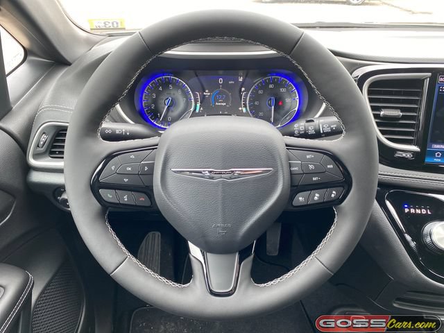 New 2026 Chrysler Pacifica Select w/ S Appearance Package FWD image 17
