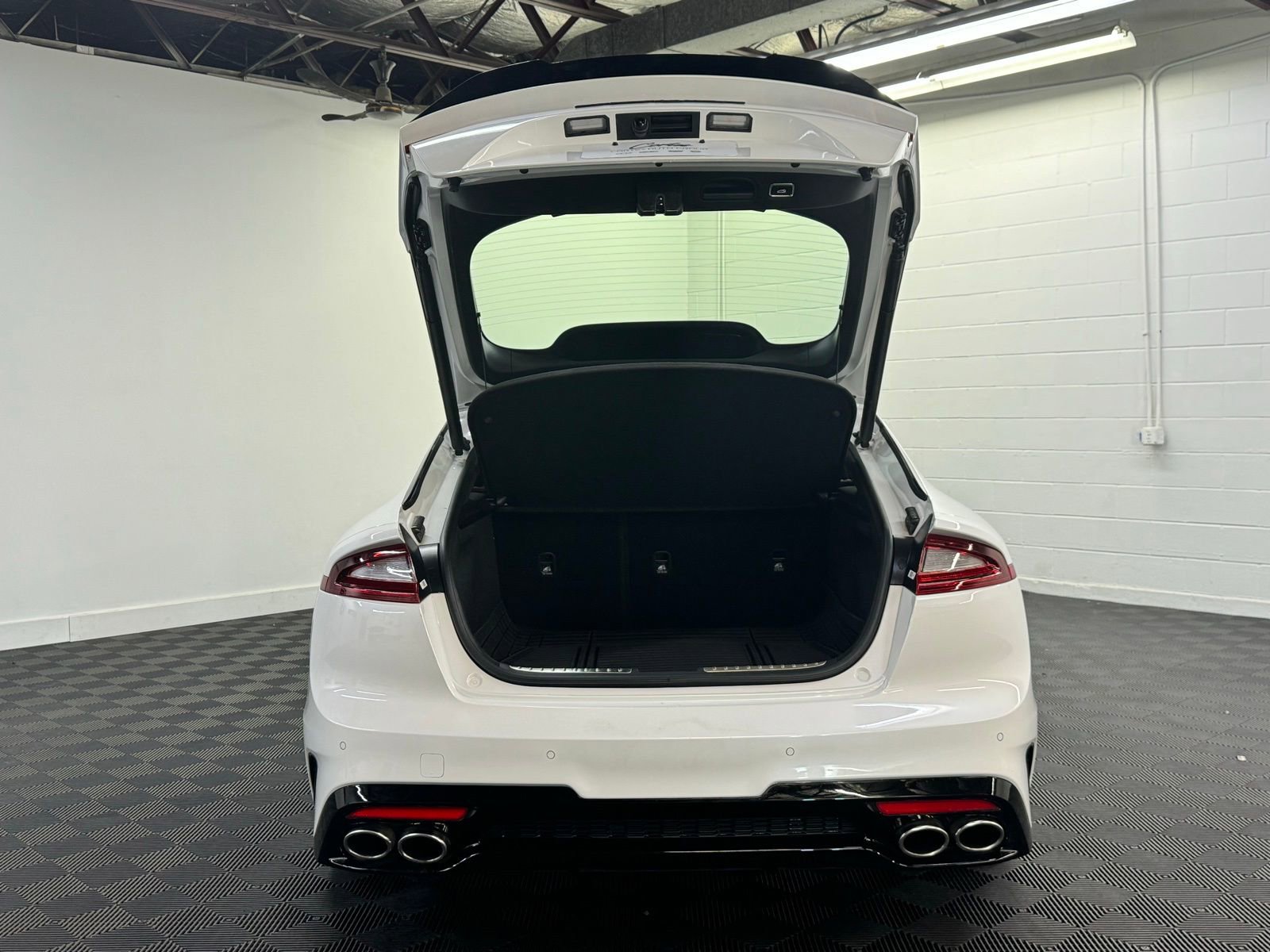 Used 2020 Kia Stinger GT2 image 31