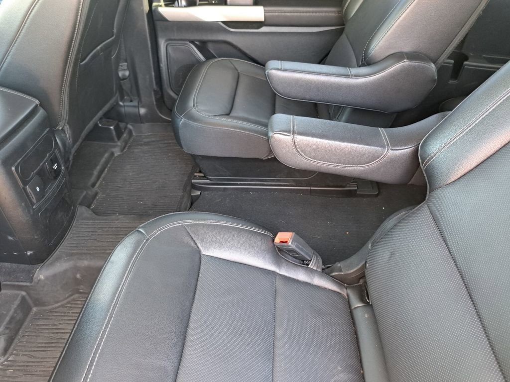 Used 2022 Ford Explorer Limited w/ Equipment Group 301A RWD image 23